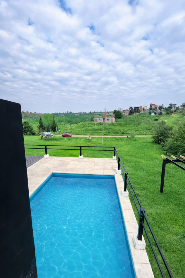 VENTA CASA EN POTRERO DE GARAY CON PILETA