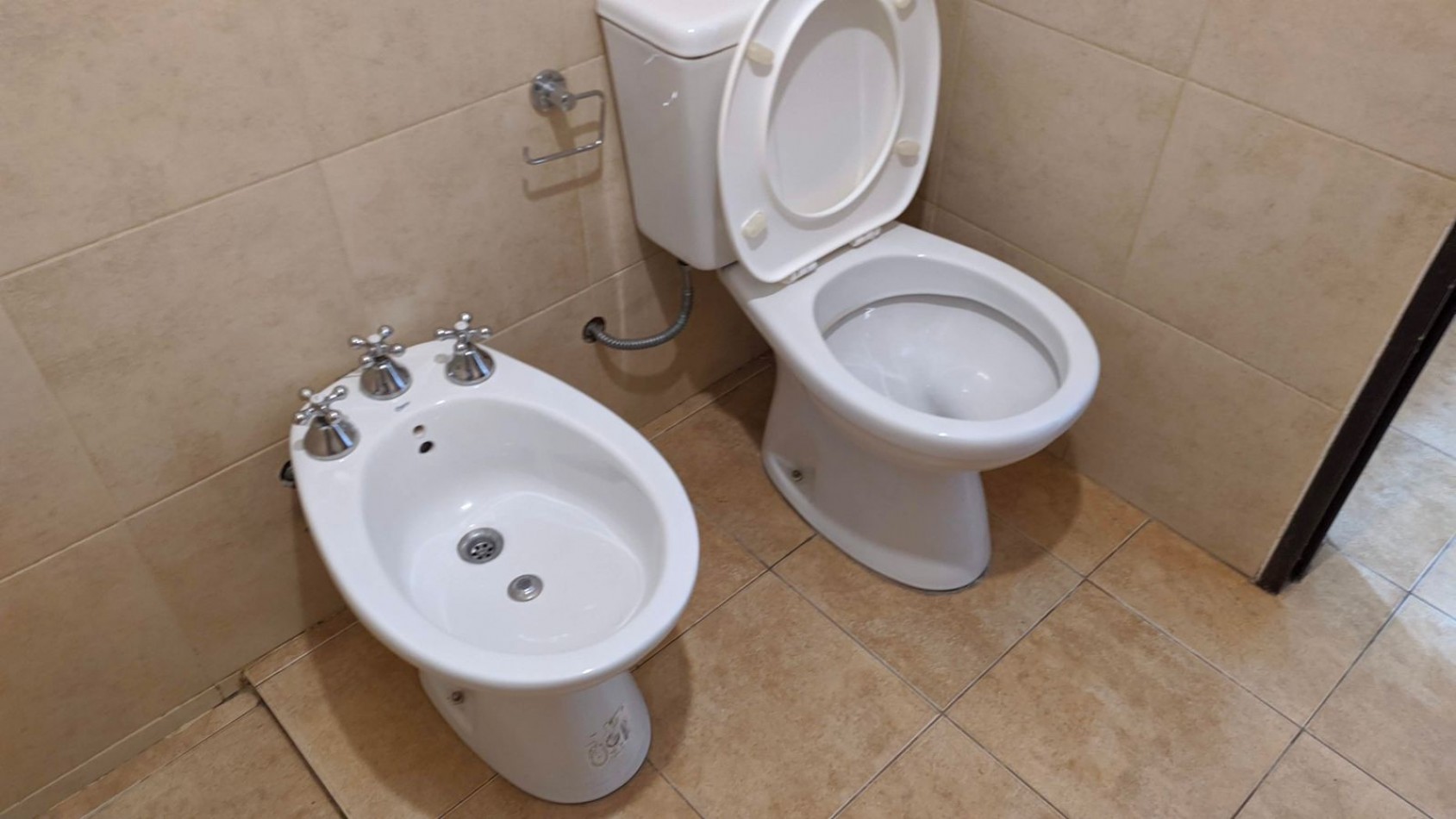 VENTA DEPARTAMENTO 3 DORMITORIOSC CON COCHERA - PUEYRREDON.