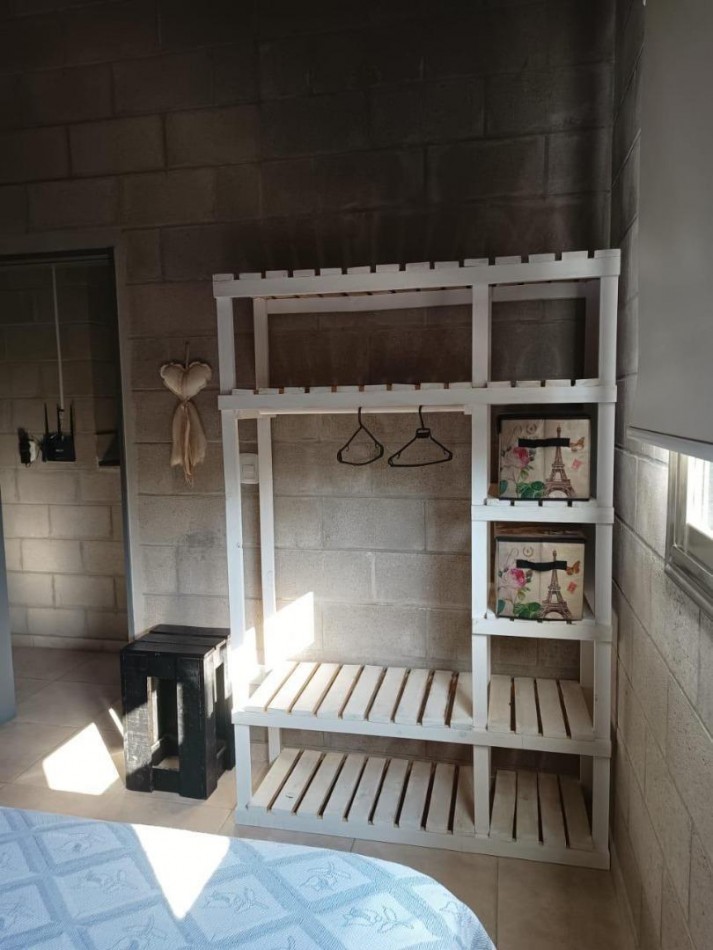 CASA CON PILETA EN VENTA - VILLA SANTA CRUZ DEL LAGO, CORDOBA.