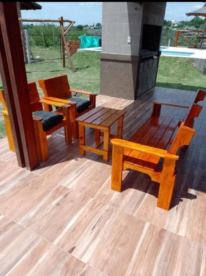 CASA CON PILETA EN VENTA - VILLA SANTA CRUZ DEL LAGO, CORDOBA.