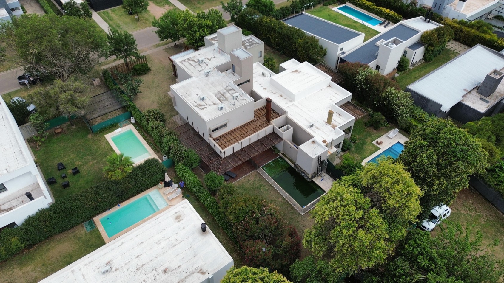 CAÑUELAS VILLAGE - CASA EN VENTA 3 DORMITORIOS CON PILETA.