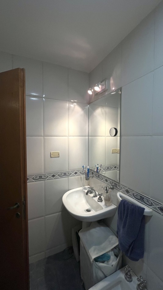 VENTA GENERAL PAZ - DEPARTAMENTO DE 2 DORMITORIOS FRENTE A LA PLAZA ALBERDI.