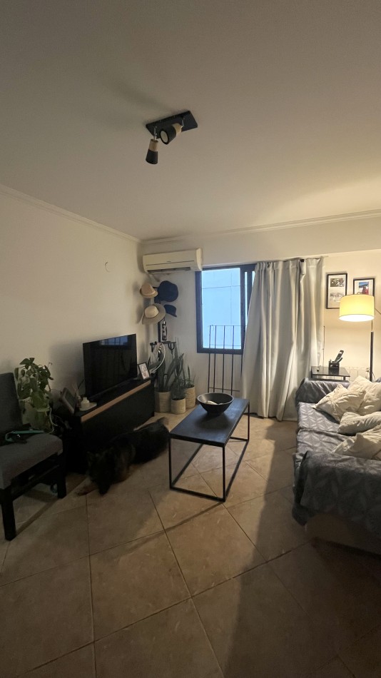 VENTA GENERAL PAZ - DEPARTAMENTO DE 2 DORMITORIOS FRENTE A LA PLAZA ALBERDI.