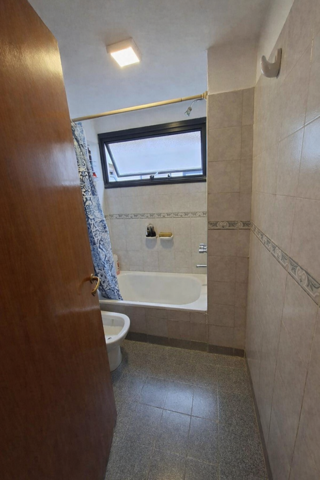 VENTA PISO COMPLETO  2 DORMI CON TERRAZA EN GRAL PAZ 