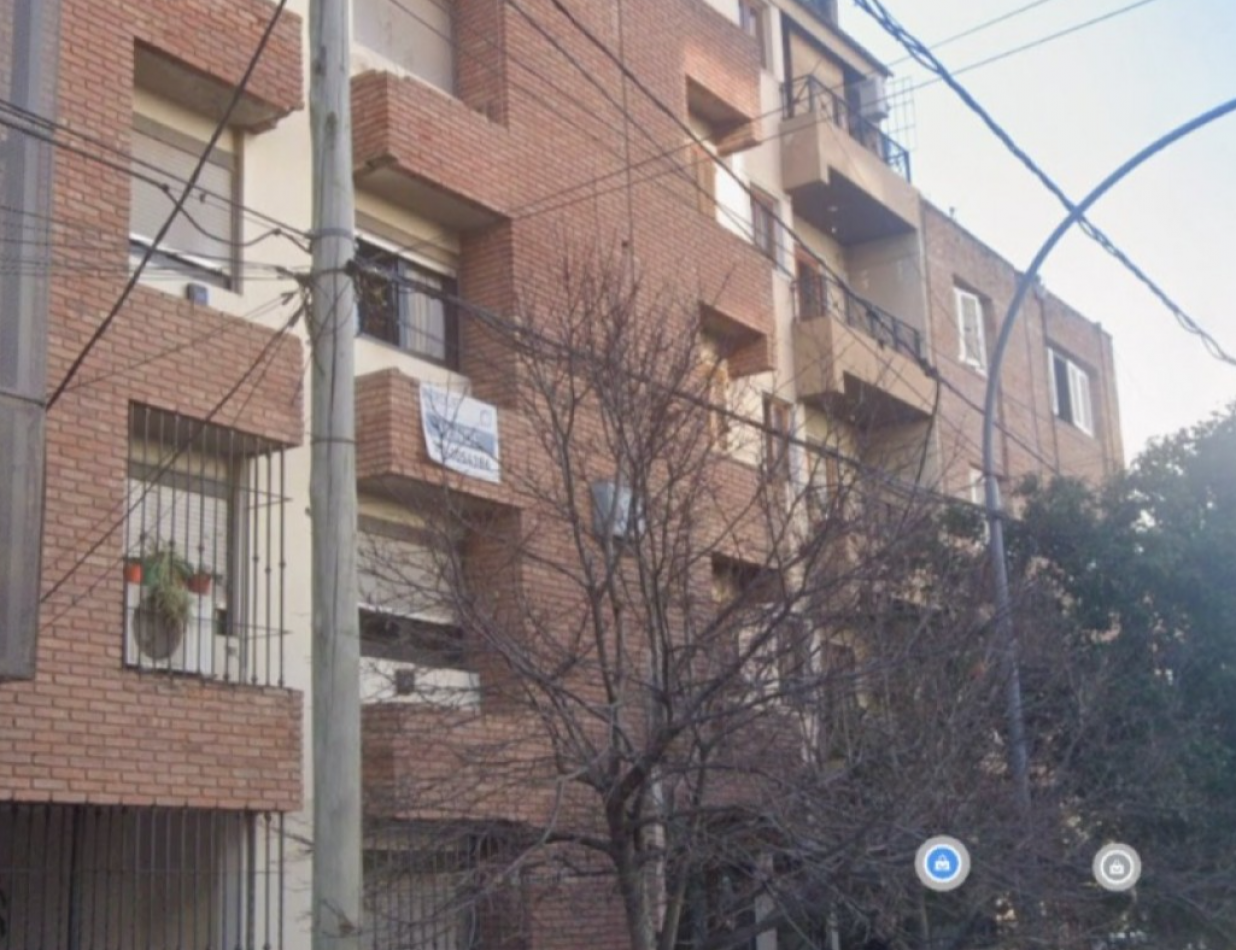 VENTA PISO COMPLETO  2 DORMI CON TERRAZA EN GRAL PAZ 