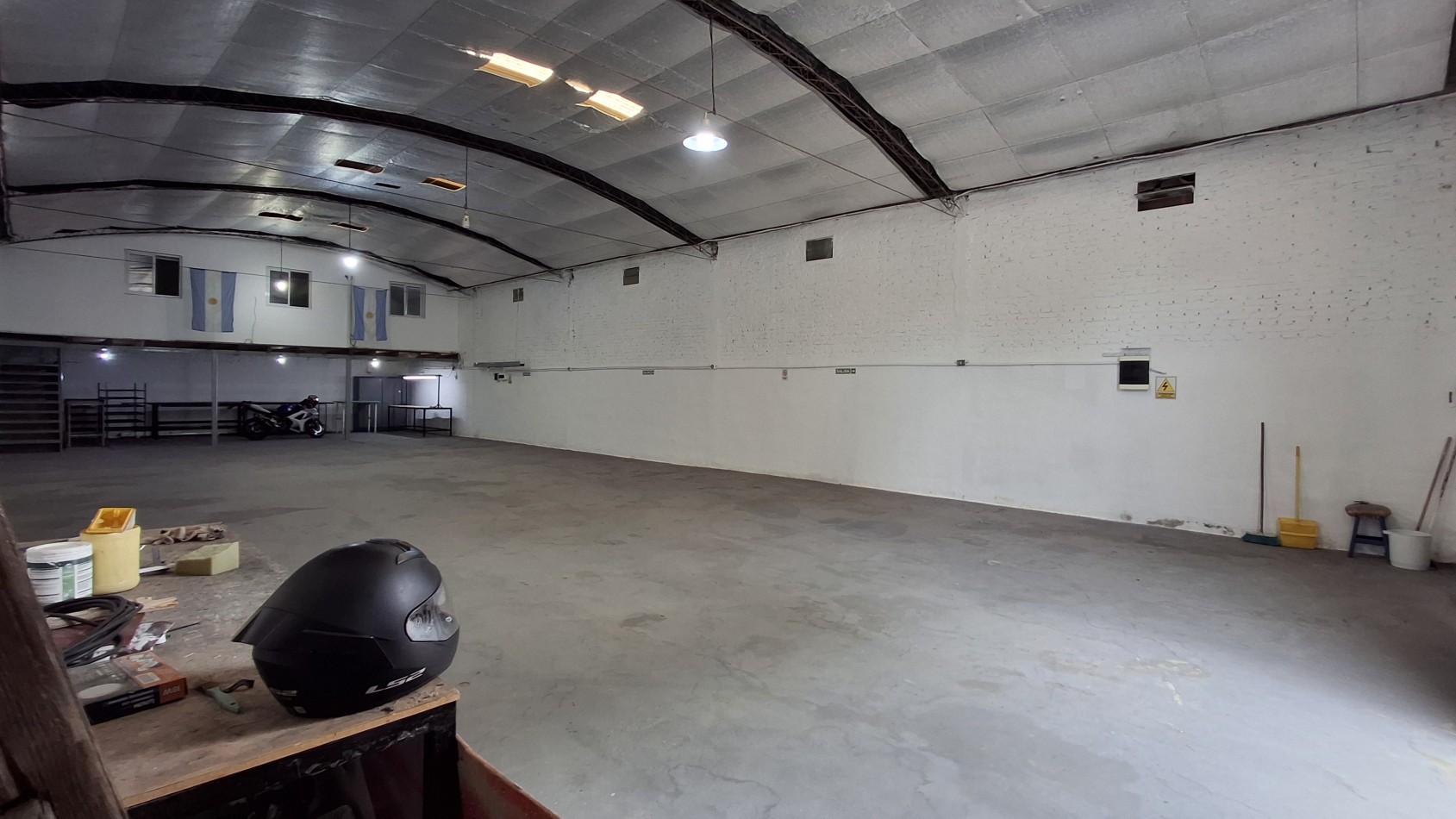 IMPORTANTE GALPON EN ALQUILER 