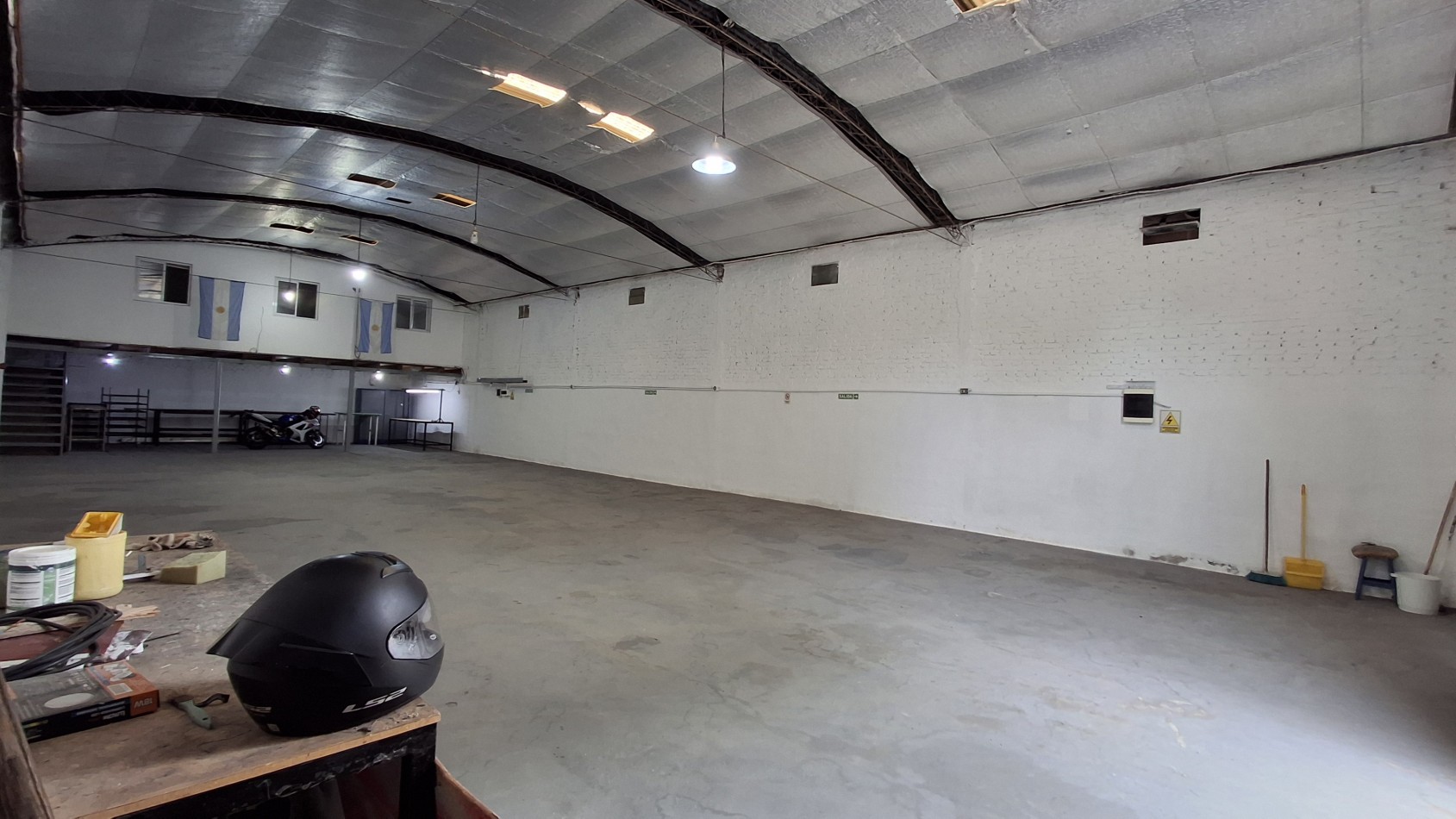 IMPORTANTE GALPON EN ALQUILER 