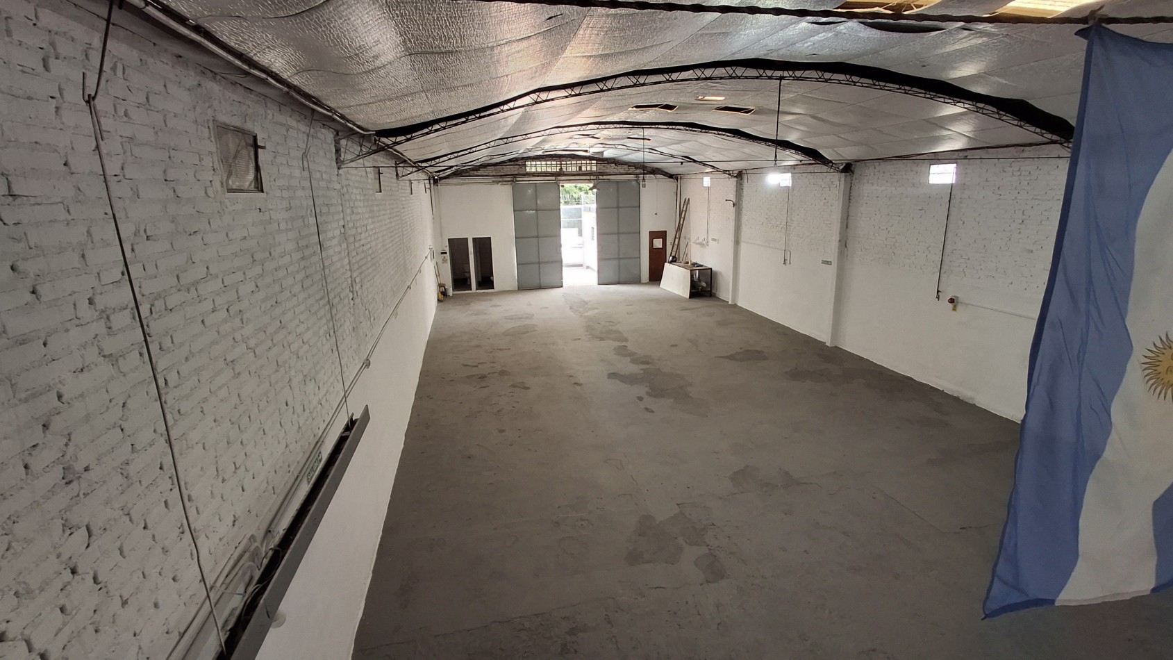 IMPORTANTE GALPON EN ALQUILER 