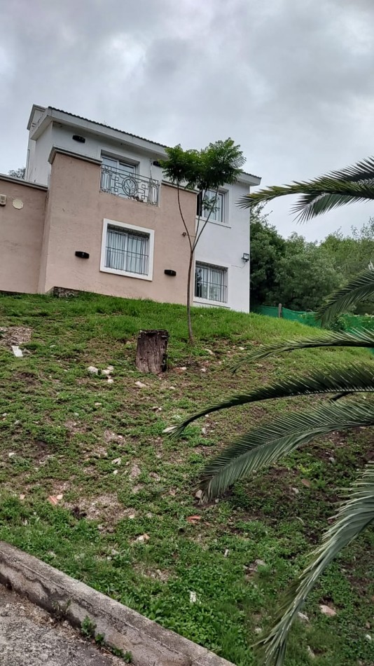 CAMINO AL CUADRADO - VENDO CASA DE 3 DORMITORIOS CON PILETA