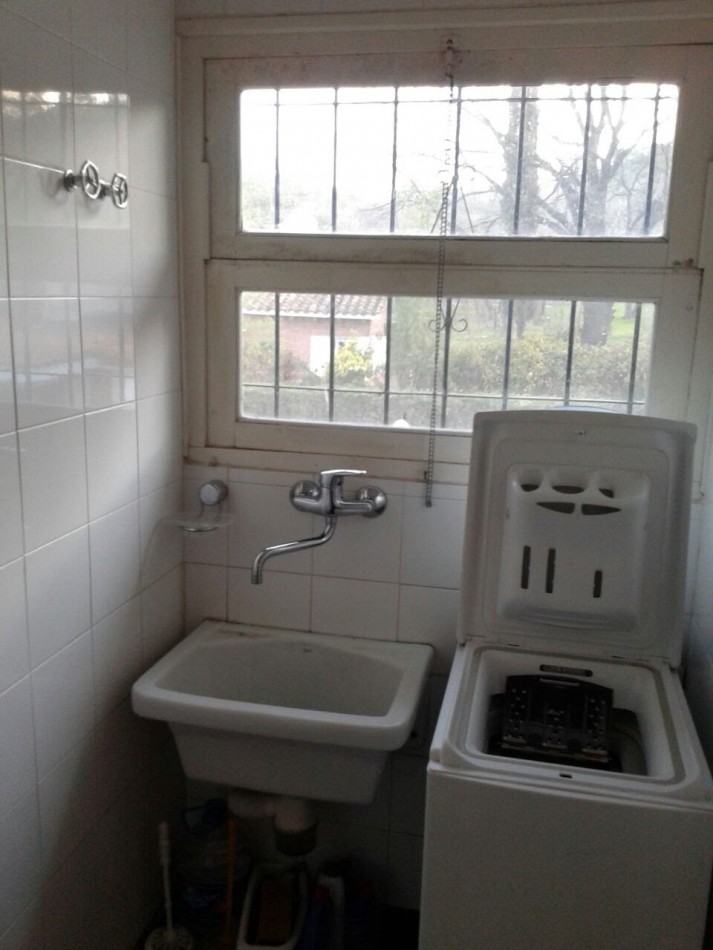 CABANA - VENTA CASA CHALET DE 3 DORMITORIOS CON PILETA.