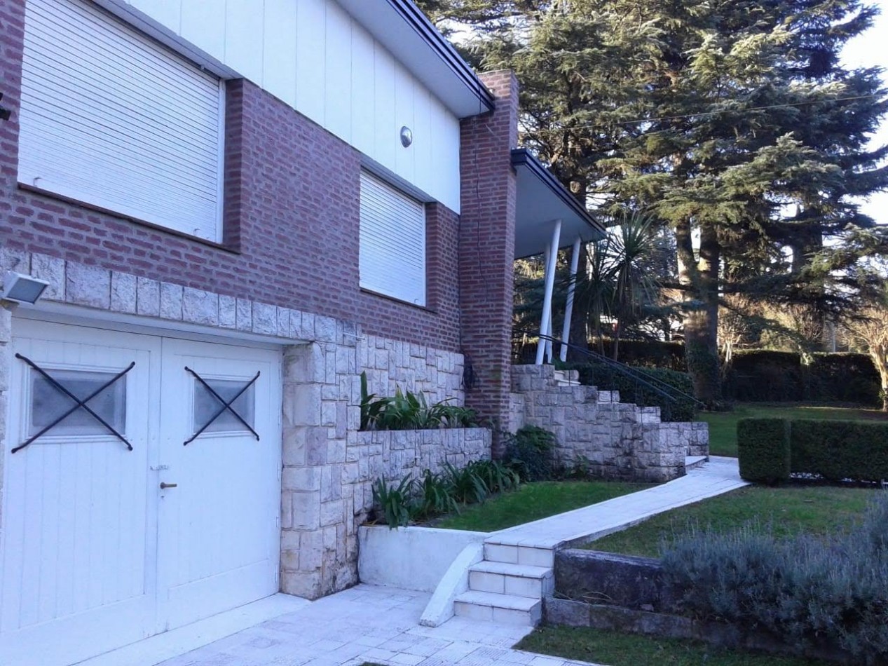 CABANA - VENTA CASA CHALET DE 3 DORMITORIOS CON PILETA.