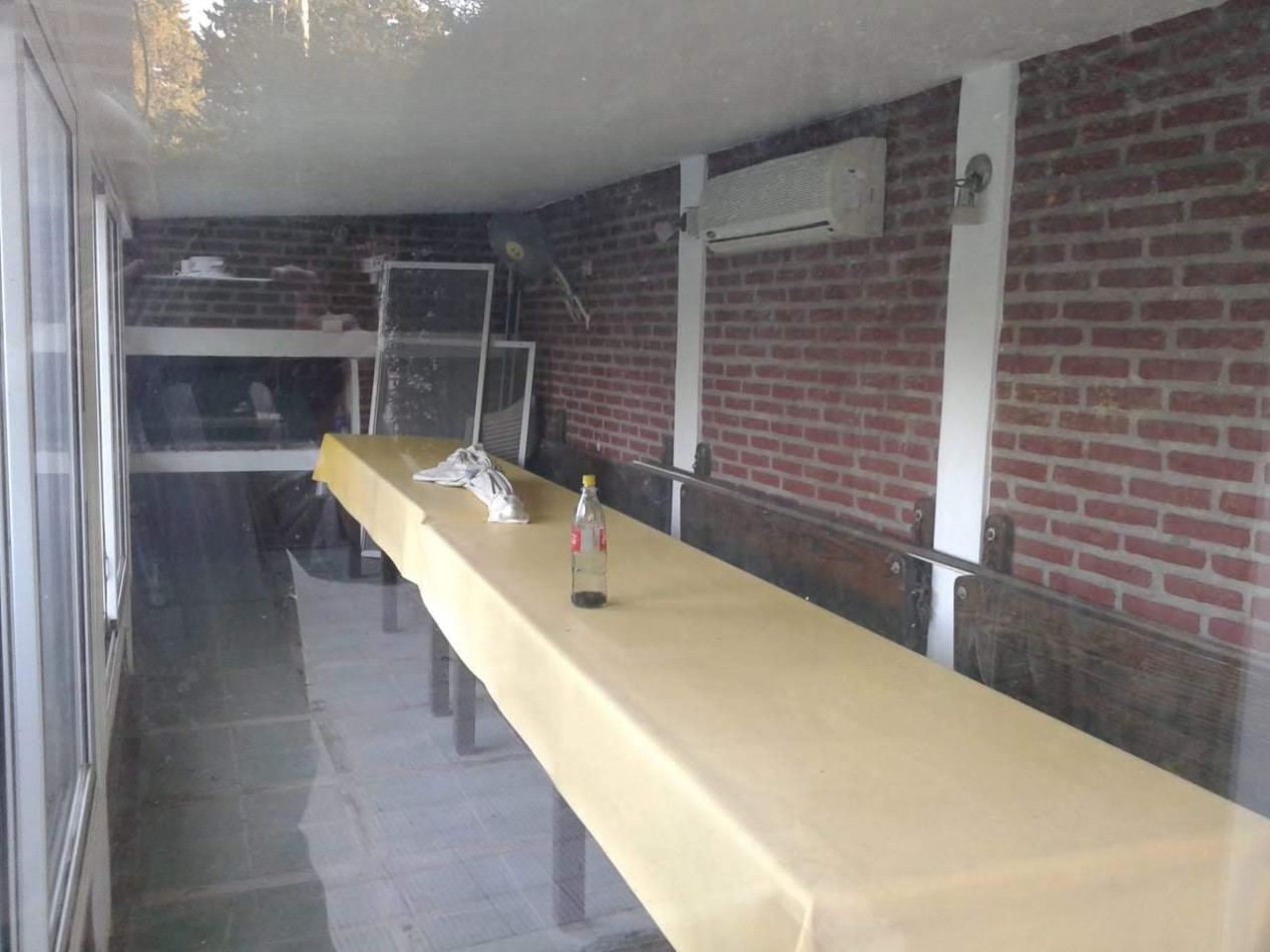 CABANA - VENTA CASA CHALET DE 3 DORMITORIOS CON PILETA.