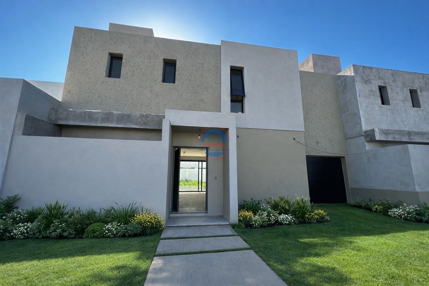 RINCONES DE MANANTIALES - CASA DE 3 DORMITORIOS Y COCHERA DOBLE.