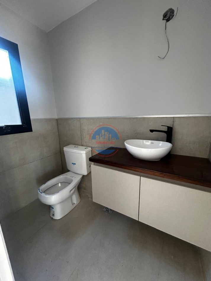 RINCONES DE MANANTIALES - CASA DE 3 DORMITORIOS Y COCHERA DOBLE.