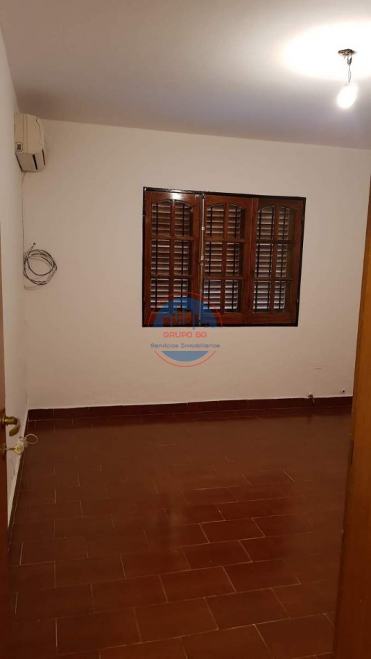 RECTA MARTINOLLI - CASA EN VENTA 4 DORMITORIOS CON PILETA.