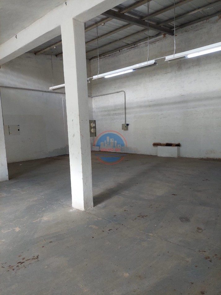 GALPON CON OFICINA EN VILLA ALLENDE