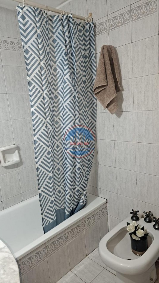 VENTA CASA EN VILLA GRAL BELGRANO CON PISCINA 