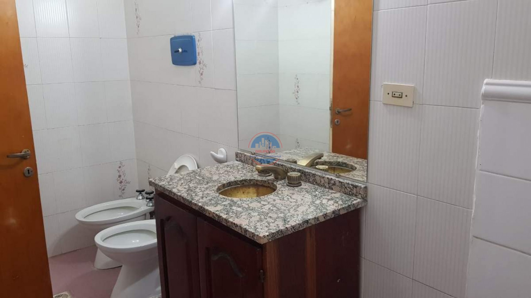 RECTA MARTINOLLI - CASA EN VENTA 4 DORMITORIOS CON PILETA.