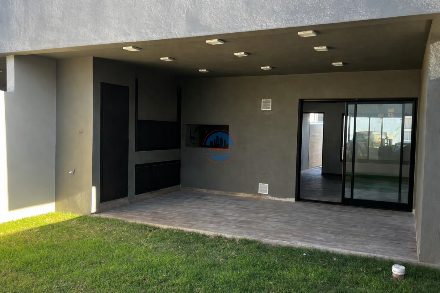 MANANTIALES - VENDO DUPLEX DE 3 DORMITORIOS 