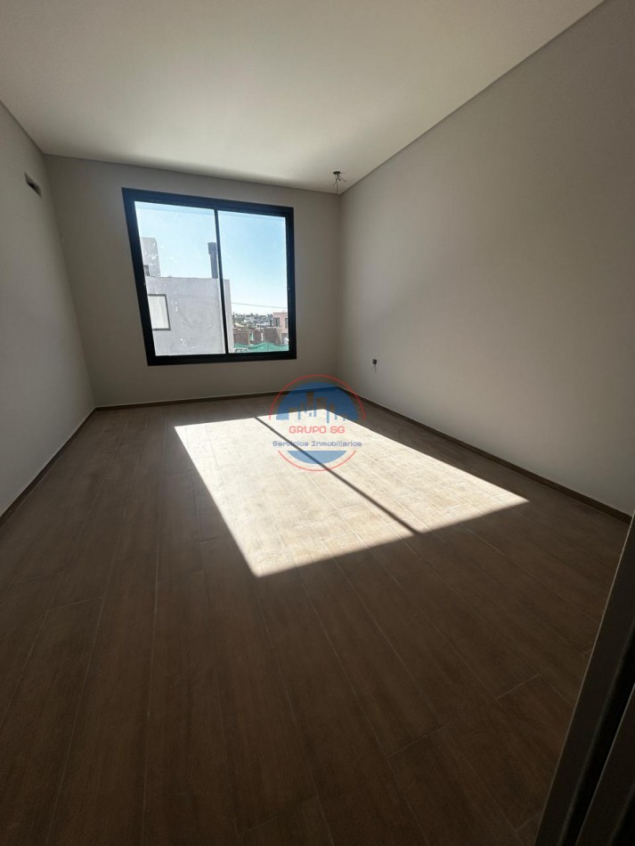 RINCONES DE MANANTIALES - CASA DE 3 DORMITORIOS Y COCHERA DOBLE.