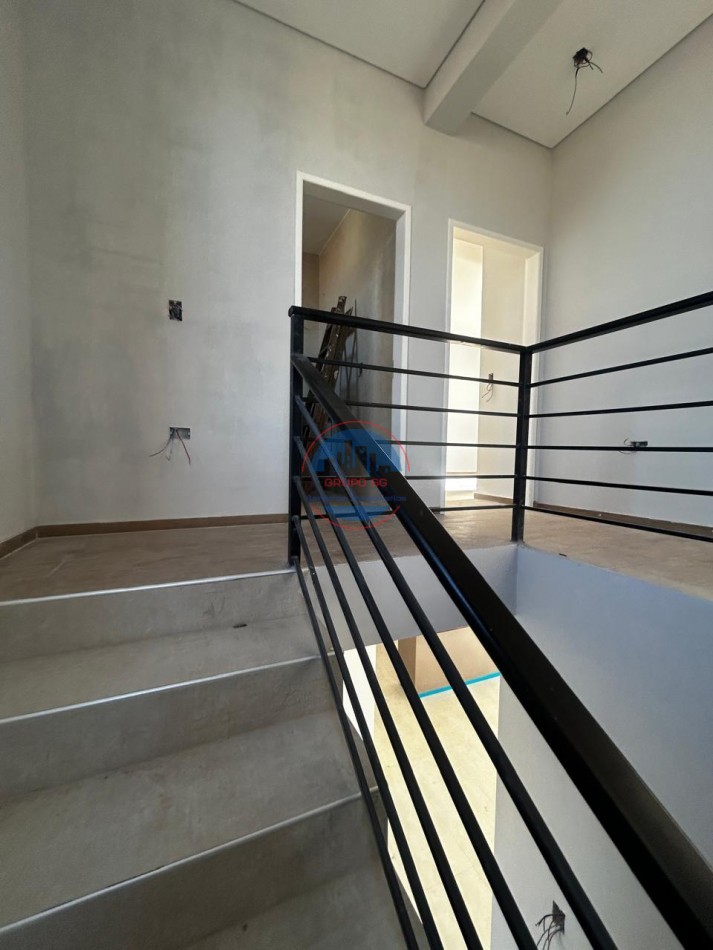 RINCONES DE MANANTIALES - CASA DE 3 DORMITORIOS Y COCHERA DOBLE.