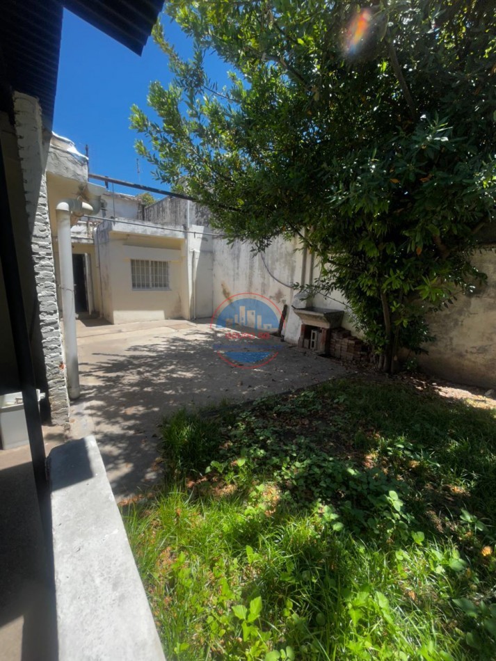 CASA EN VENTA DE 3 DORMITORIOS CON PATIO - GENERAL BUSTOS - CORDOBA.