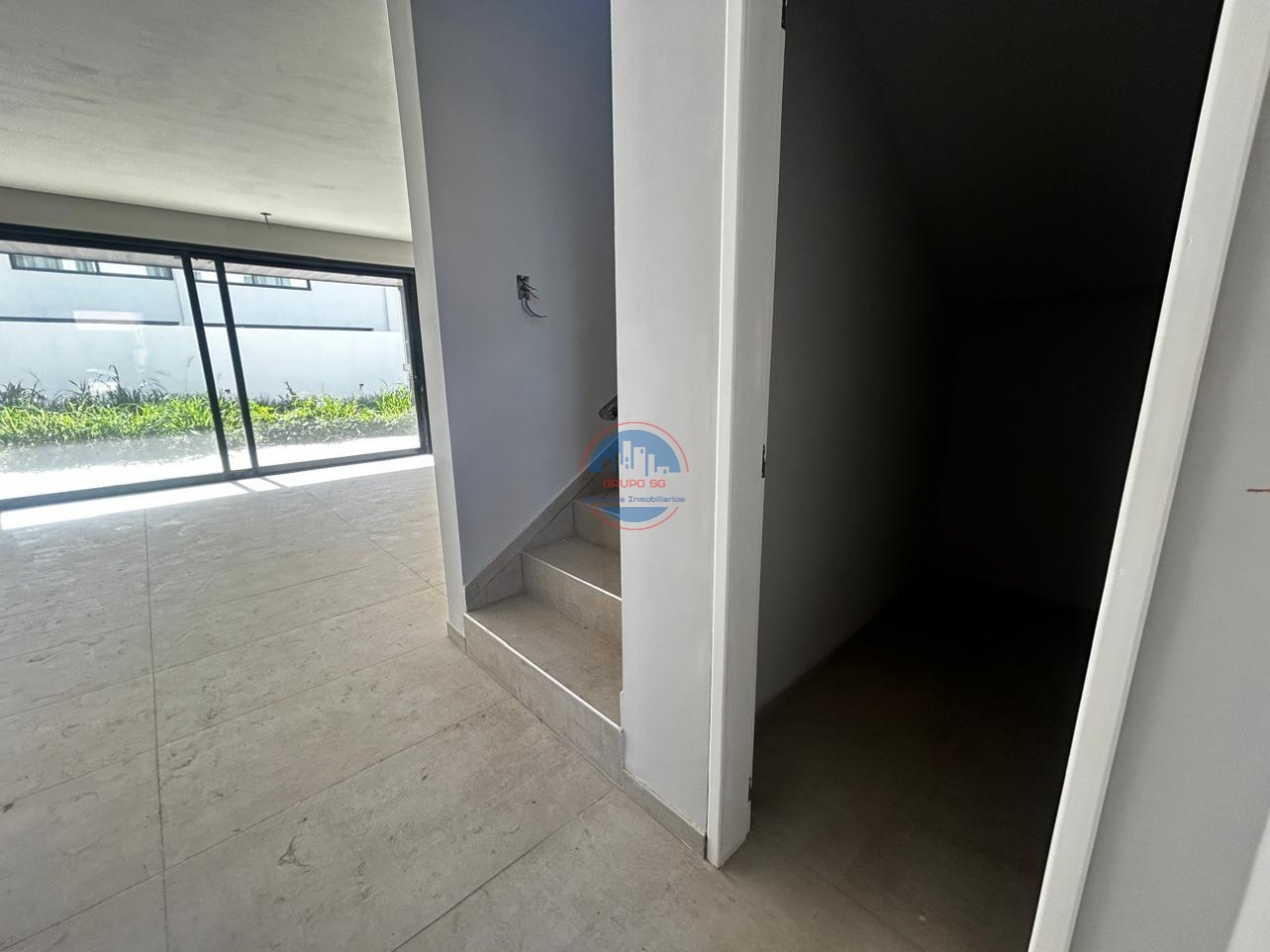 RINCONES DE MANANTIALES - CASA DE 3 DORMITORIOS Y COCHERA DOBLE.