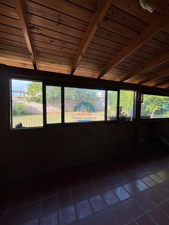 VILLA ALLENDE - CASA DE 4 DORMITORIOS.