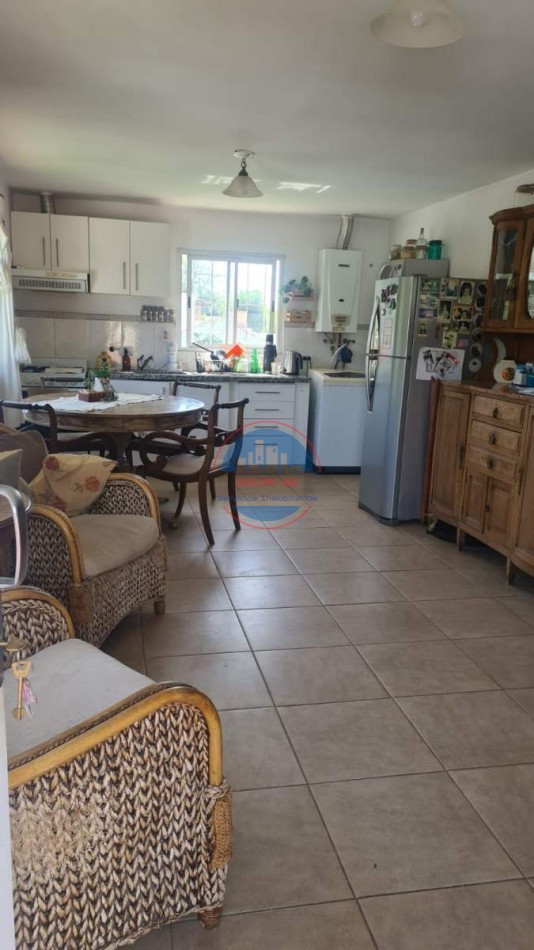 RECTA MARTINOLLI - CASA EN VENTA 4 DORMITORIOS CON PILETA.