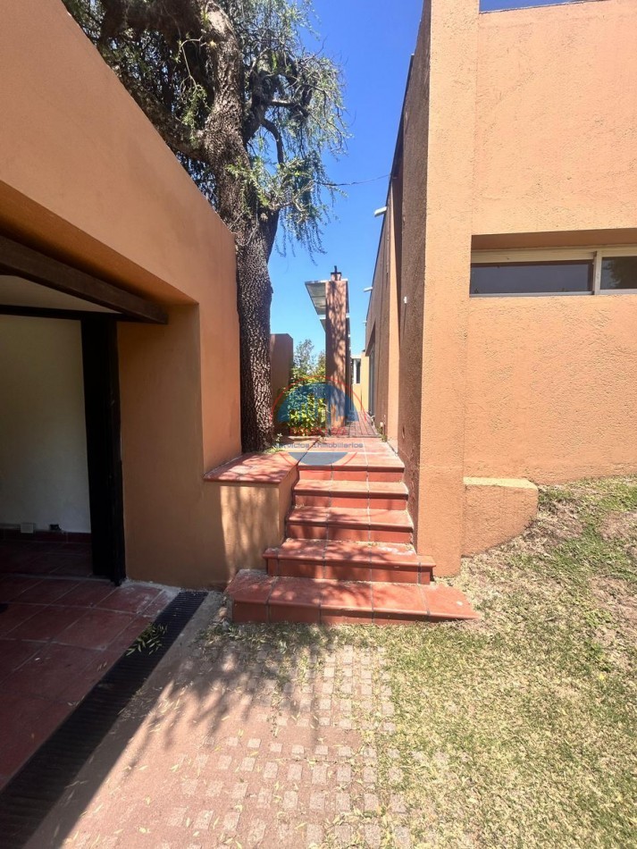 LAS DELICIAS - CASA EN ALQUILER 3 DORMITORIOS. 