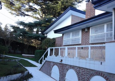 CABANA - VENTA CASA CHALET DE 3 DORMITORIOS CON PILETA.