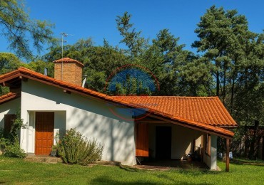 VENTA CASA EN VILLA GRAL BELGRANO CON PISCINA 