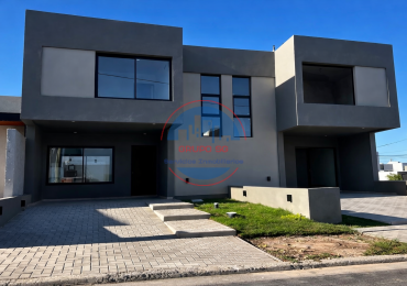 MANANTIALES - VENDO DUPLEX DE 3 DORMITORIOS 